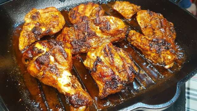The Grilled Chicken That Leaves Everyone Begging | دھواں دار گرلڈ کاسٹ آئرن چکن