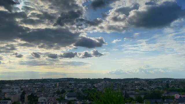Panorama sur la skyline de la ville du Mans ( pays de la Loire) dans la Sarthe