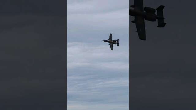 A10 Flyby - Sound #warbirds #a10 #flyby #militaryjets #aircraft #wingsovermuskegon #asmr #sounds