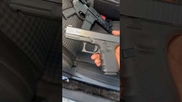 I bought a police’s Glock 23 40 S&W #guns #glock