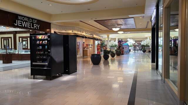 A Visit to Monroe Crossing Mall (NC)