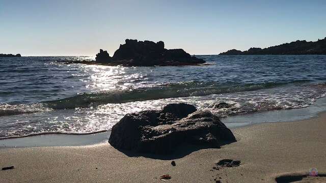 Coucher de Soleil relaxant sur la plage de Stagnolu à Bonifacio en Corse du  Sud