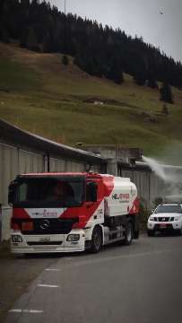 Luftfahrzeugbetankungswagen Mercedes-Benz Actros Tankwagen AVA-INFO