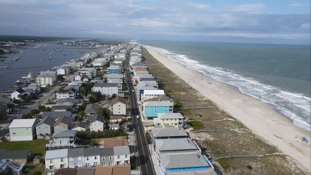 S03E25 - Carolina Beach, Topsail Sound and Lots of Foul Weather