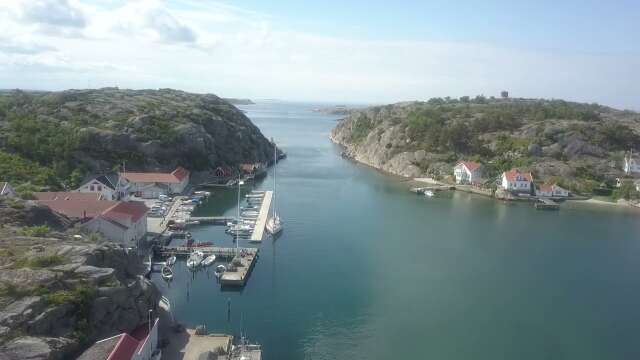 Rando sur l'île de Kalvo (sud-ouest de la Suède). Petits ports et mouillages.