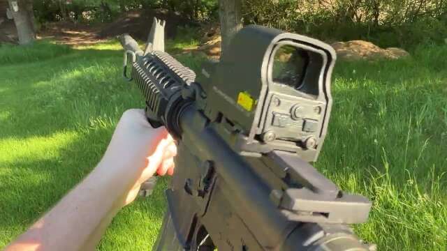 Colt AR-15 w/ EOTech POV firing
