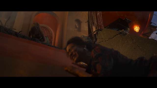 Final Destination Bloodlines, hit by piano and fall, fall and mouth impaled