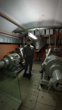 Maschinenraum Sulzer Dieselmotoren Generatoren AVA-INFO