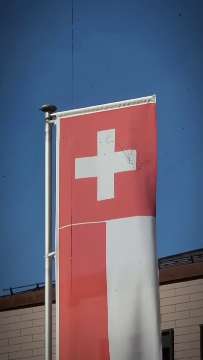 Hochformatfahne Knatterfahne Hängefahnen Bannerfahnen Hissfahnen AVA-INFO