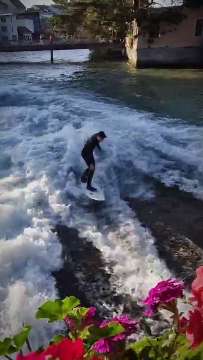 Wellenreiter Flusssurfer AVA-INFO