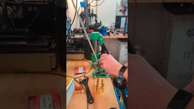 RCBS Automatic Priming Tool - Manual priming method I use for small batches