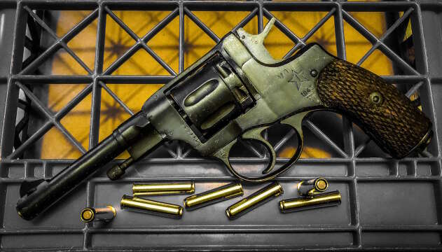 Nagant M1895 - The Russian Revolver