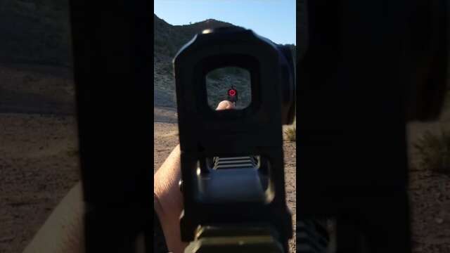 The Gideon Optics Mediator - Closed Emitter Red Dot