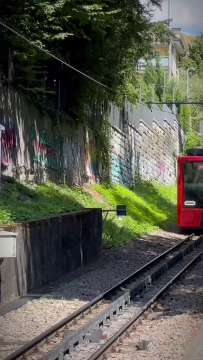 Stadler Rail AG Dolderbahn-Triebwagen Bhe 1/2 1 AVA-INFO