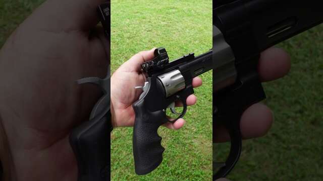 Performance Center 627 V-COMP by S&W